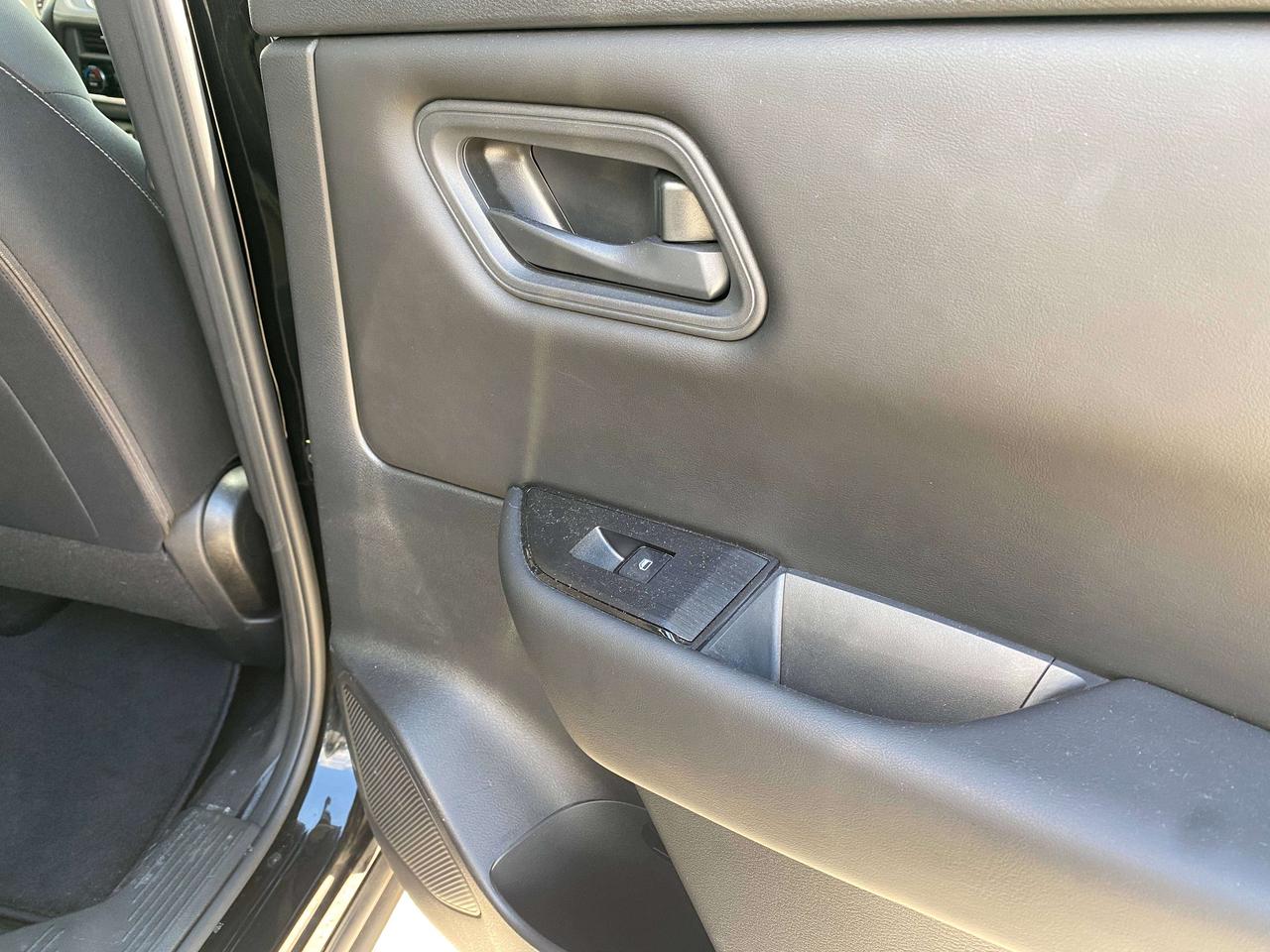 2024 Nissan Rogue S, CLEAN CARFAX, AWD, BALANCE OF FACTORY WARRANTY! - Photo #19