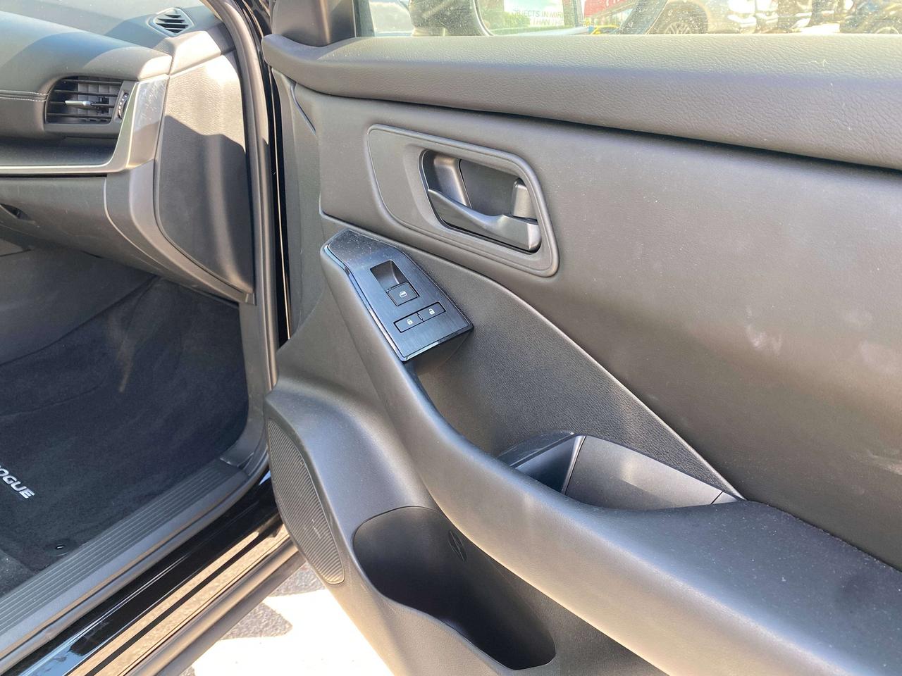 2024 Nissan Rogue S, CLEAN CARFAX, AWD, BALANCE OF FACTORY WARRANTY! - Photo #21