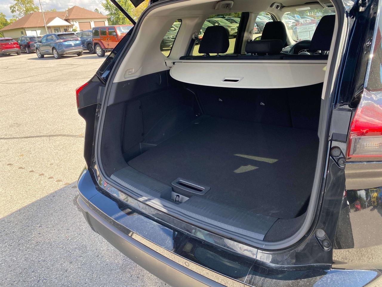 2024 Nissan Rogue S, CLEAN CARFAX, AWD, BALANCE OF FACTORY WARRANTY! - Photo #18