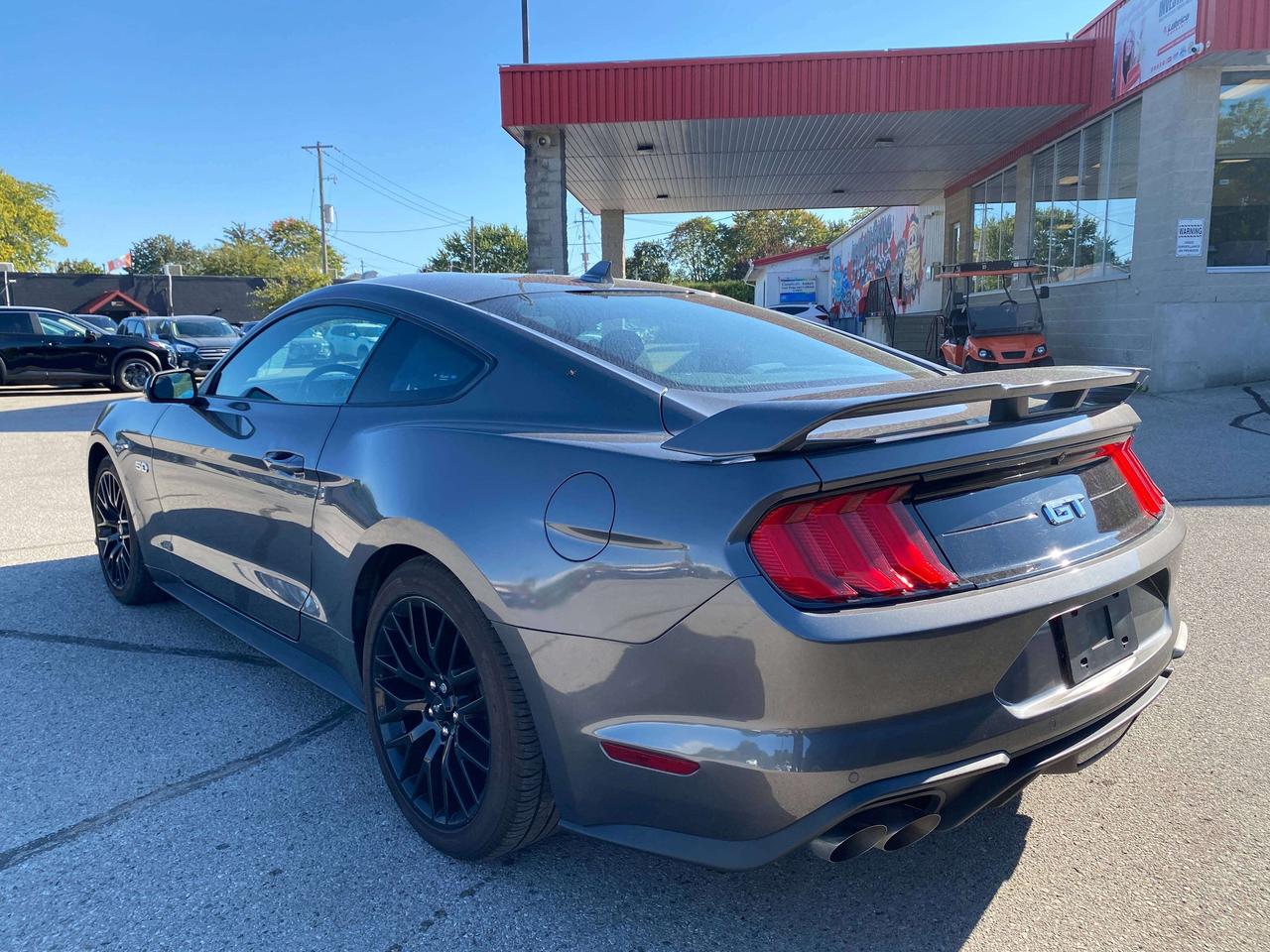 2021 Ford Mustang GT, 5 LITER, 6 SPEED MANUAL, 91 000 KMS! Photo