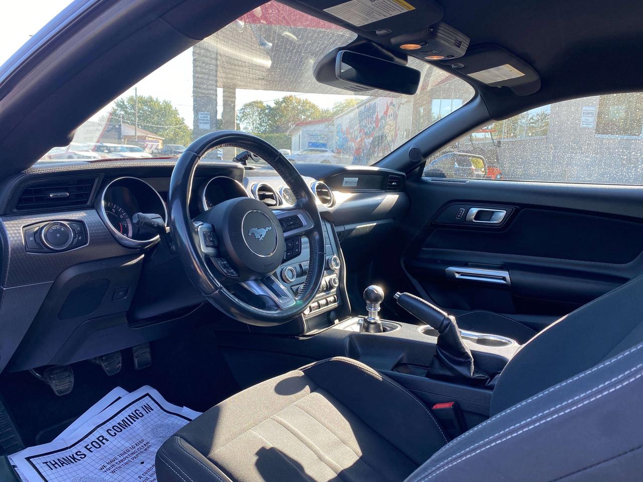 2021 Ford Mustang GT, 5 LITER, 6 SPEED MANUAL, 91 000 KMS! Photo