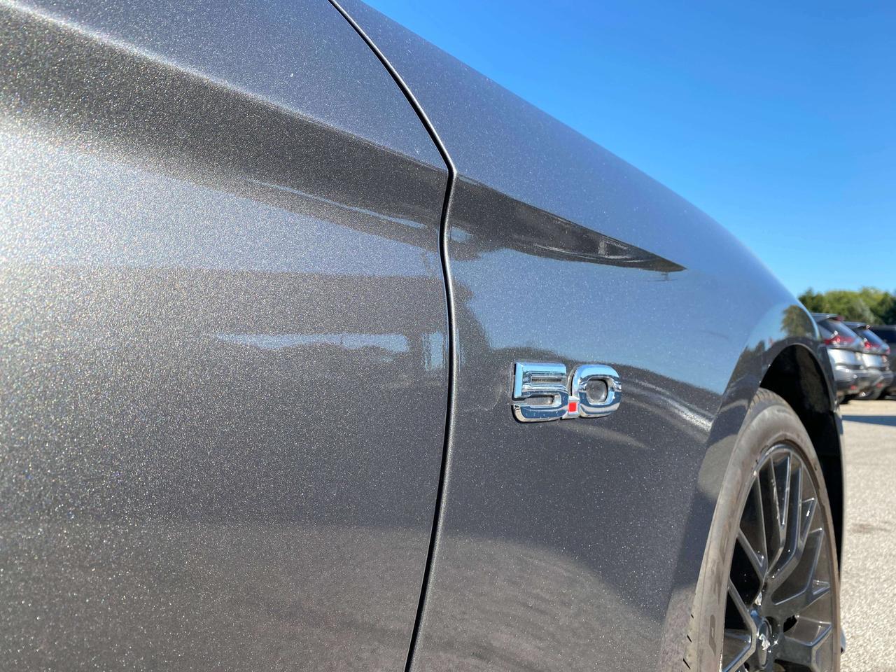 2021 Ford Mustang GT, 5 LITER, 6 SPEED MANUAL, 91 000 KMS! - Photo #9