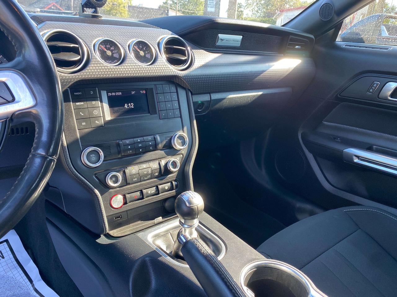 2021 Ford Mustang GT, 5 LITER, 6 SPEED MANUAL, 91 000 KMS! - Photo #15