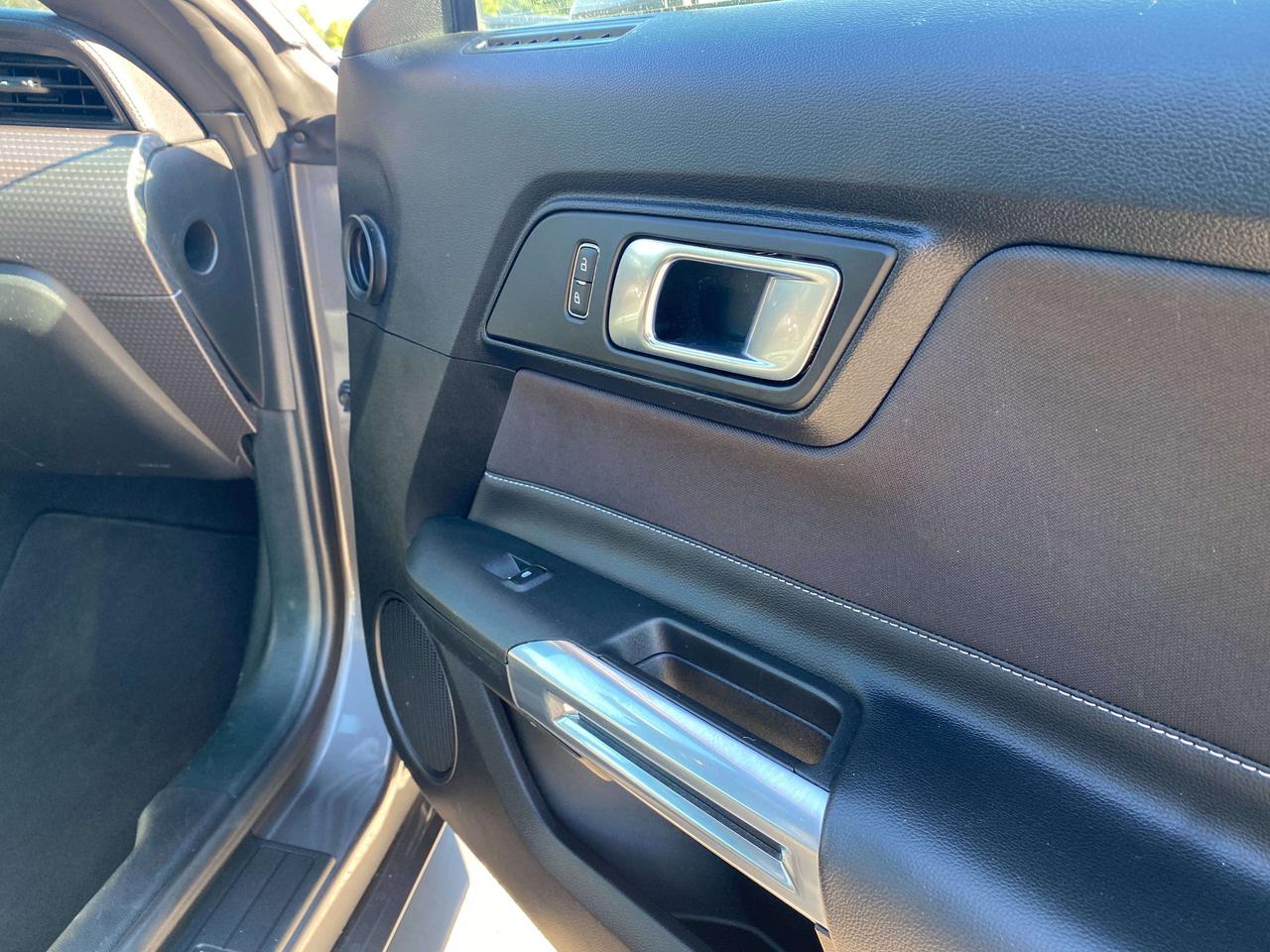 2021 Ford Mustang GT, 5 LITER, 6 SPEED MANUAL, 91 000 KMS! - Photo #22