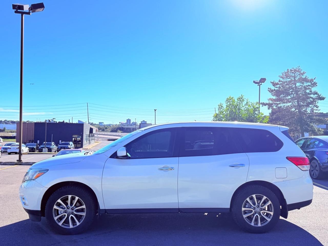 2015 Nissan Pathfinder S 4dr SUV 4WD (3.5L 6cyl CVT) Photo