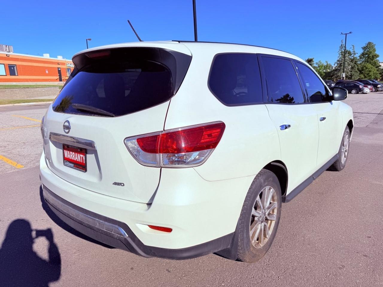 2015 Nissan Pathfinder S 4dr SUV 4WD (3.5L 6cyl CVT) Photo