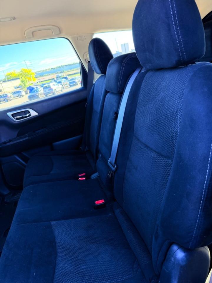 2015 Nissan Pathfinder S 4dr SUV 4WD (3.5L 6cyl CVT) Photo