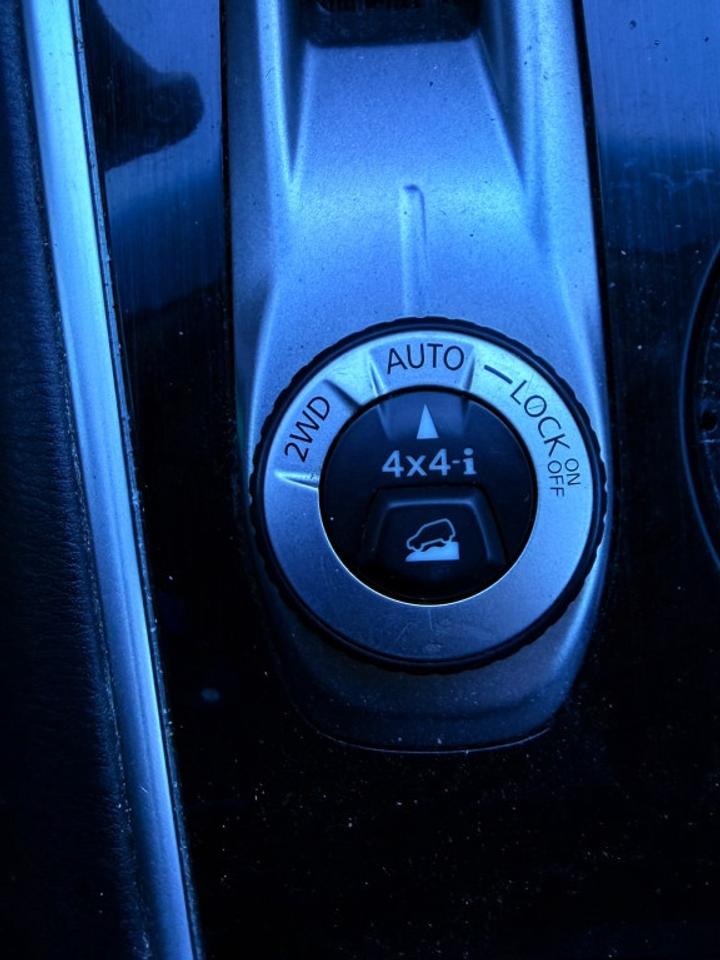2015 Nissan Pathfinder S 4dr SUV 4WD (3.5L 6cyl CVT) Photo