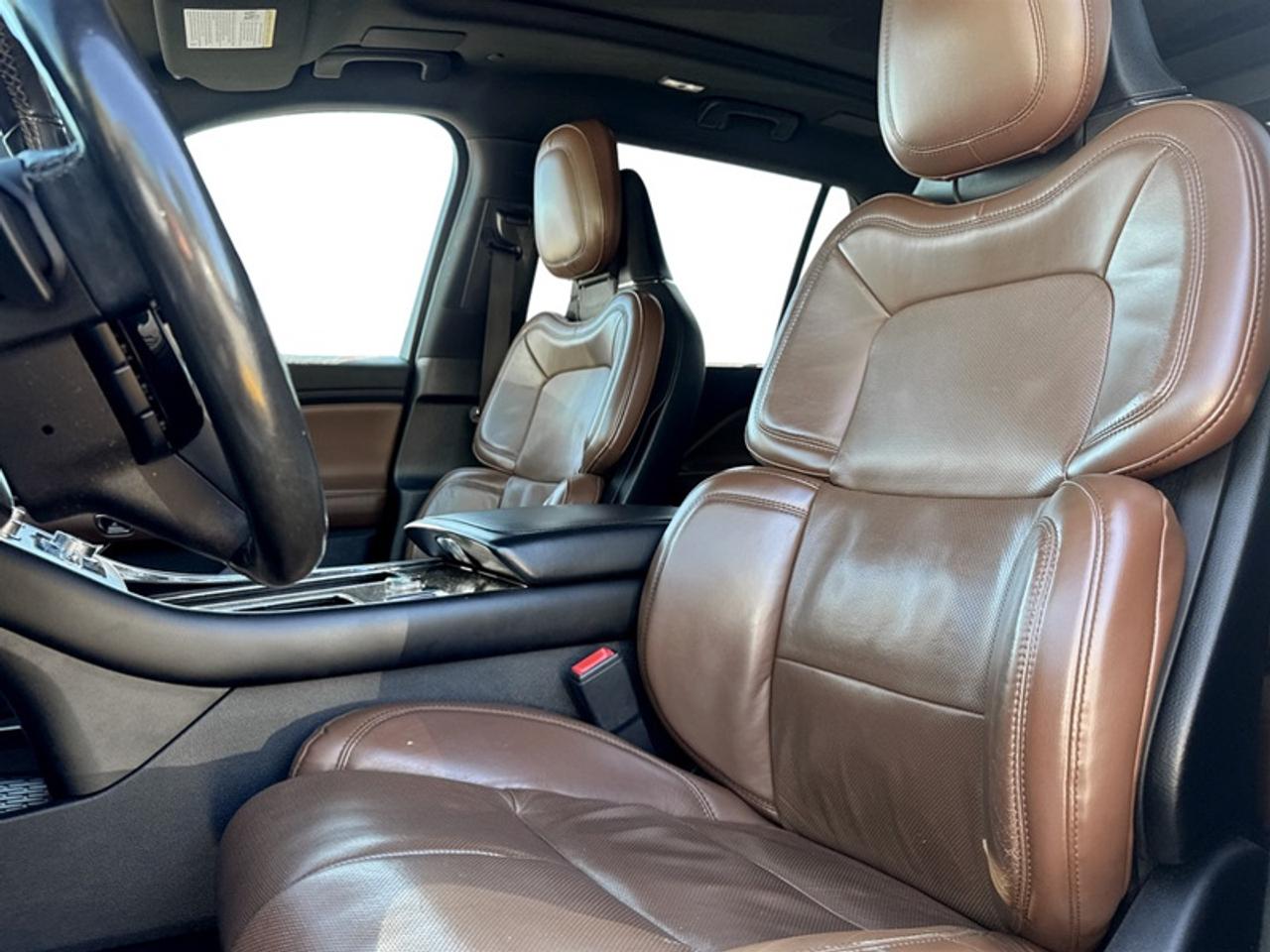 2020 Lincoln Aviator Reserve w/Illumination Package  *CLEAN CARFAX* Photo