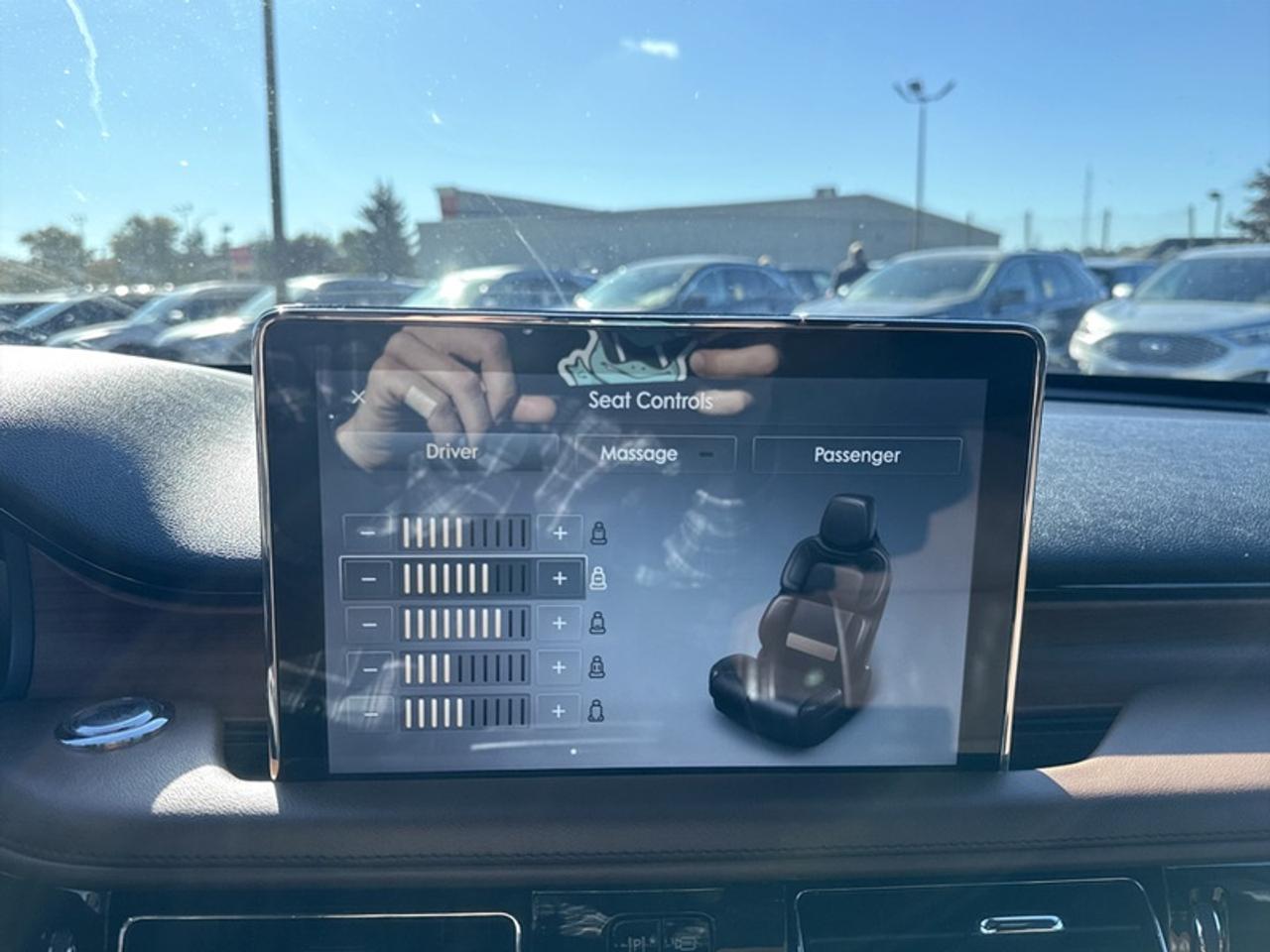 2020 Lincoln Aviator Reserve w/Illumination Package  *CLEAN CARFAX* Photo