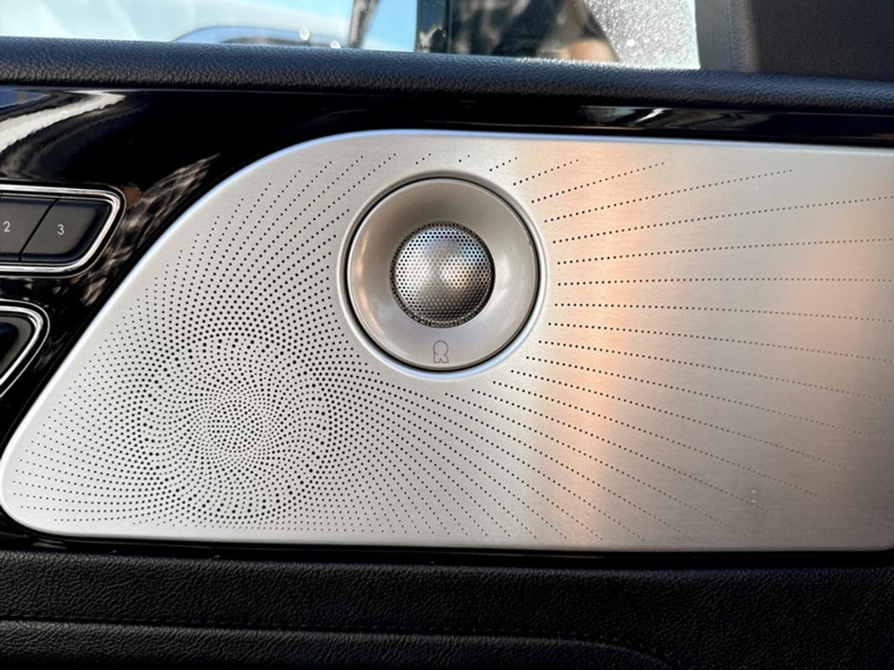 2020 Lincoln Aviator Reserve w/Illumination Package  *CLEAN CARFAX* Photo