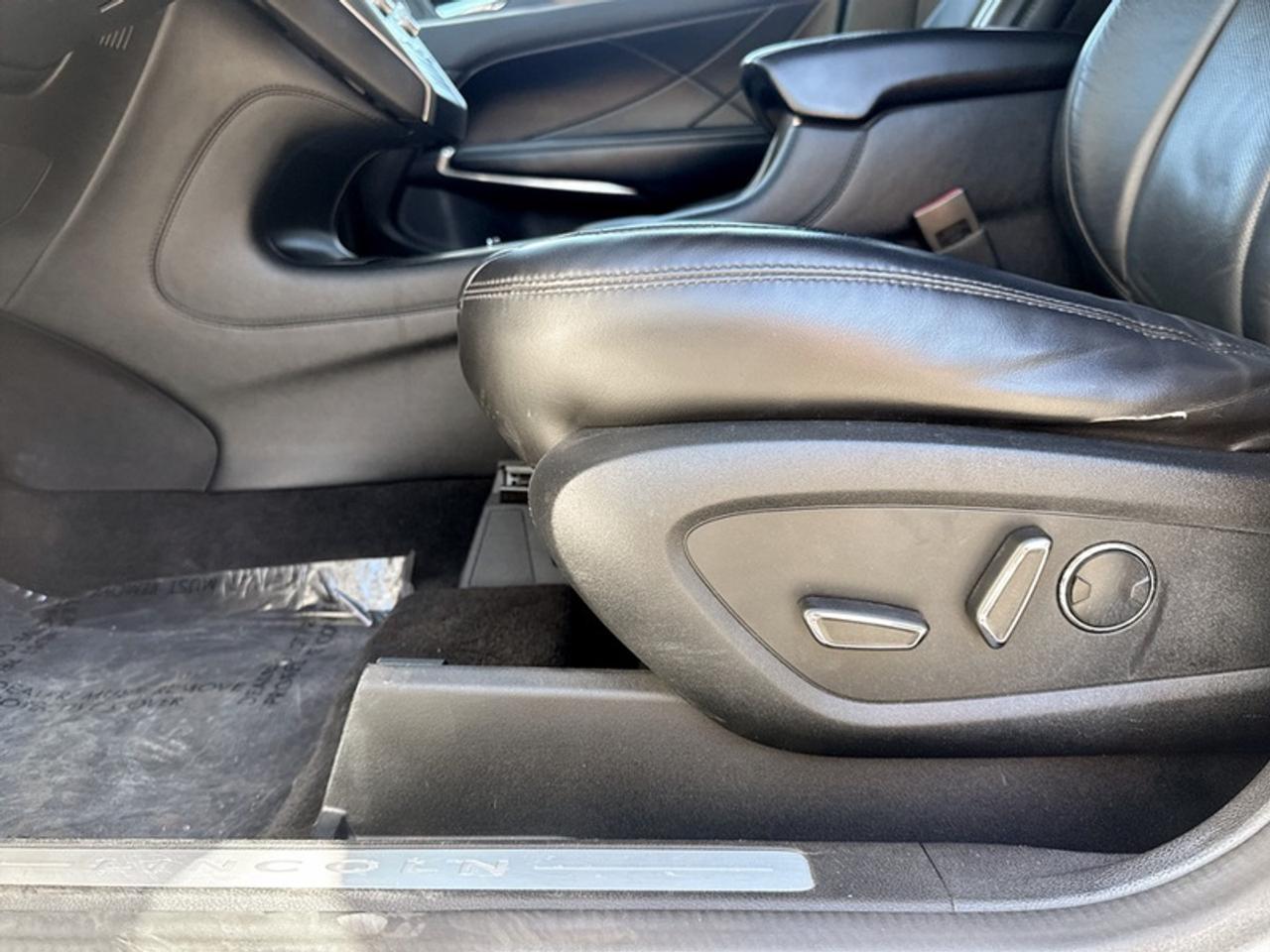 2017 Lincoln MKC Select w/Plus Package Photo
