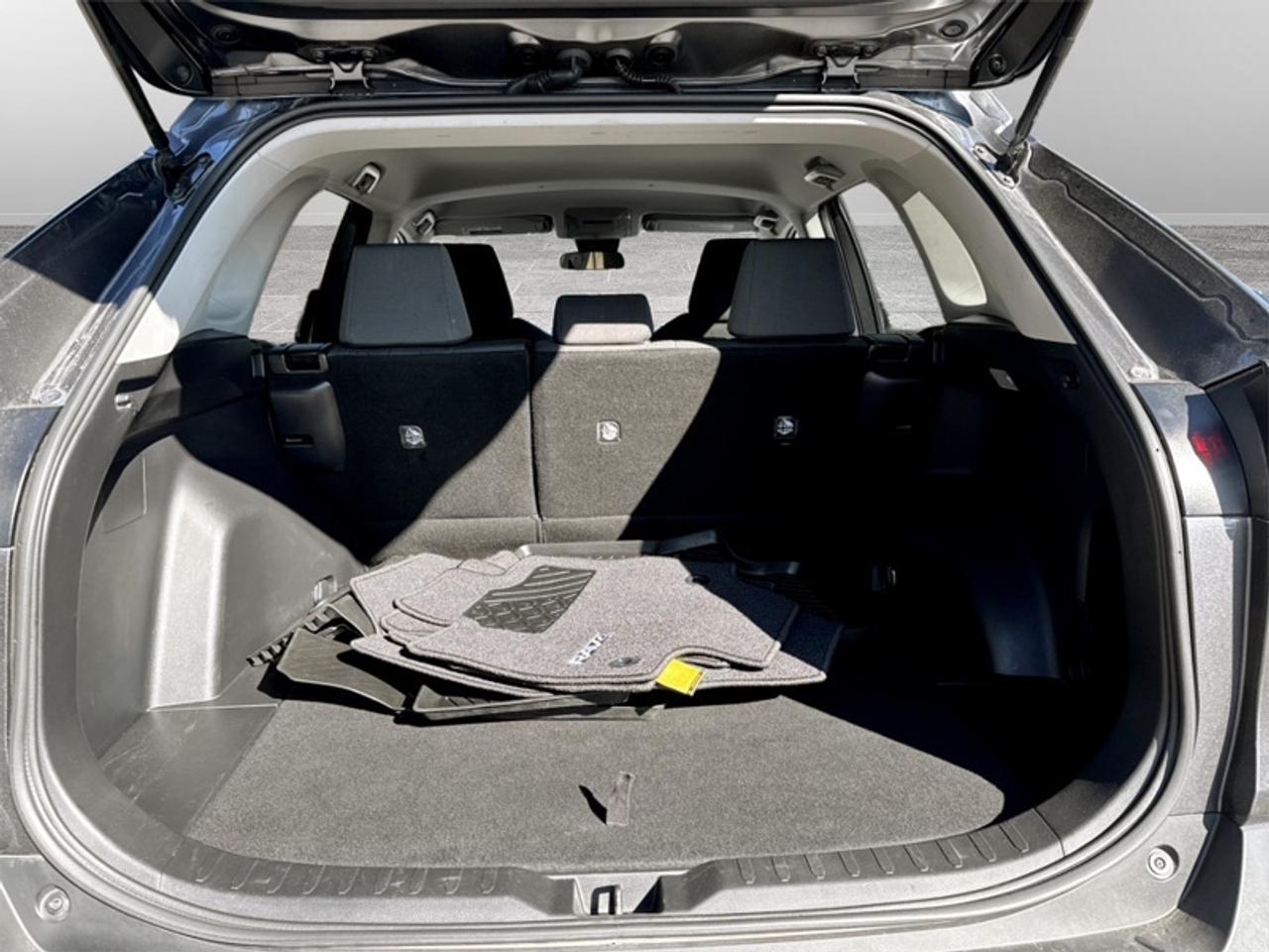 2020 Toyota RAV4 LE  **CLEAN CARFAX** Photo