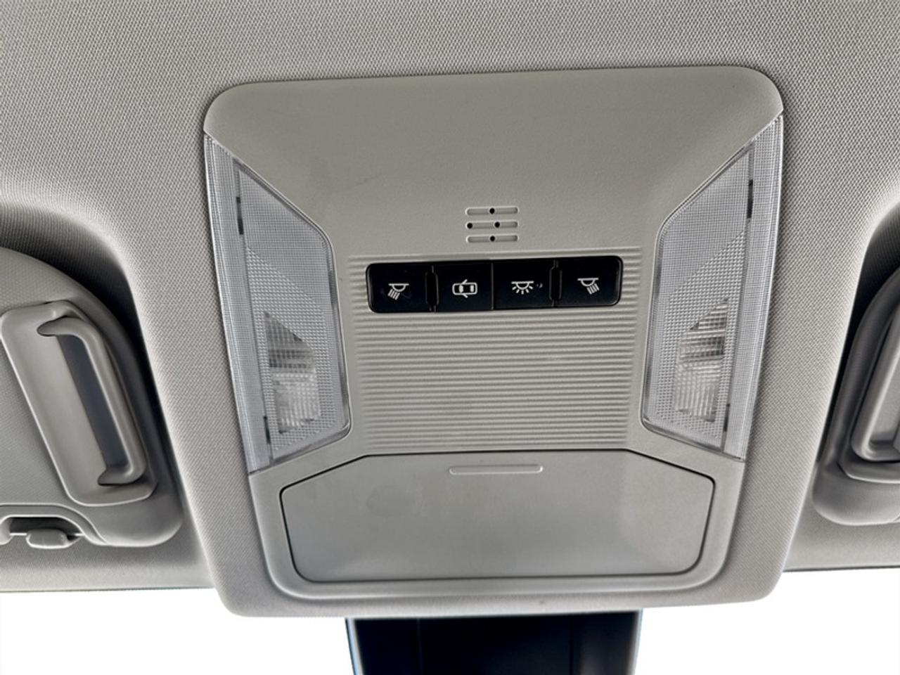 2020 Toyota RAV4 LE  **CLEAN CARFAX** Photo