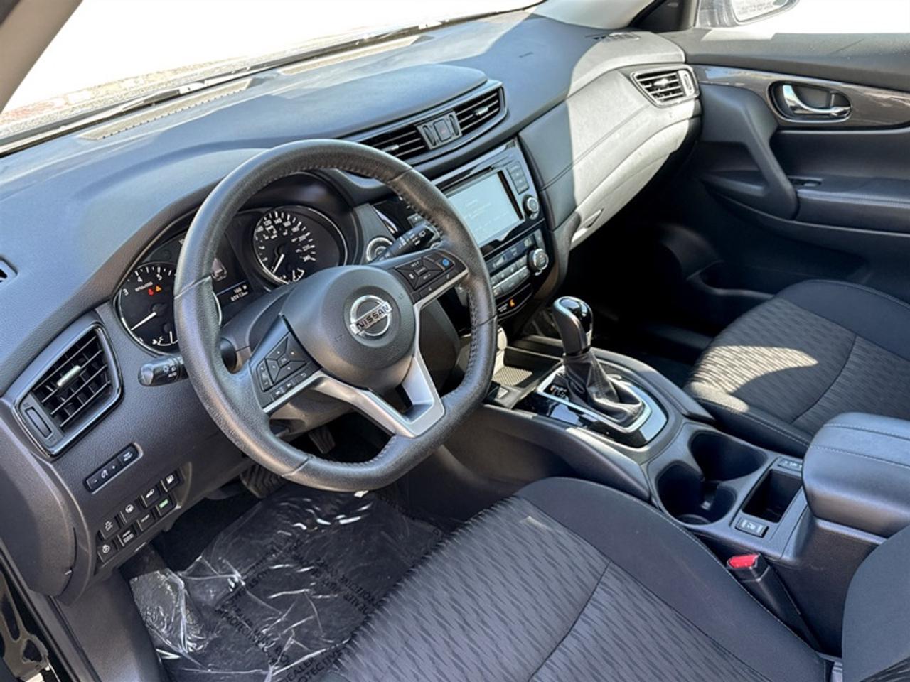 2019 Nissan Rogue SV Premium Pkg  *LOW KM - CLEAN CARFAX* Photo