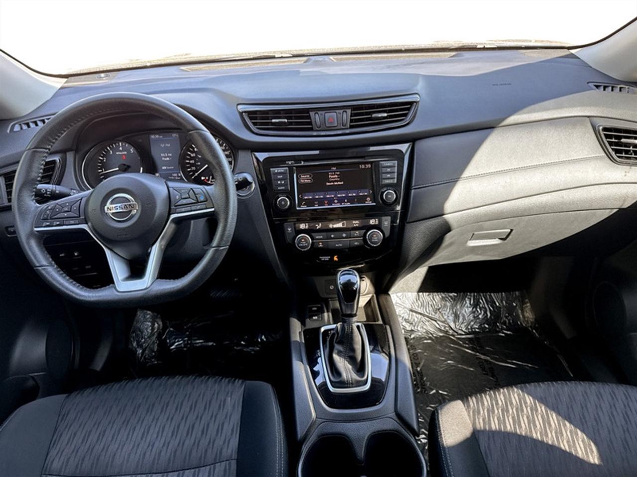 2019 Nissan Rogue SV Premium Pkg  *LOW KM - CLEAN CARFAX* Photo