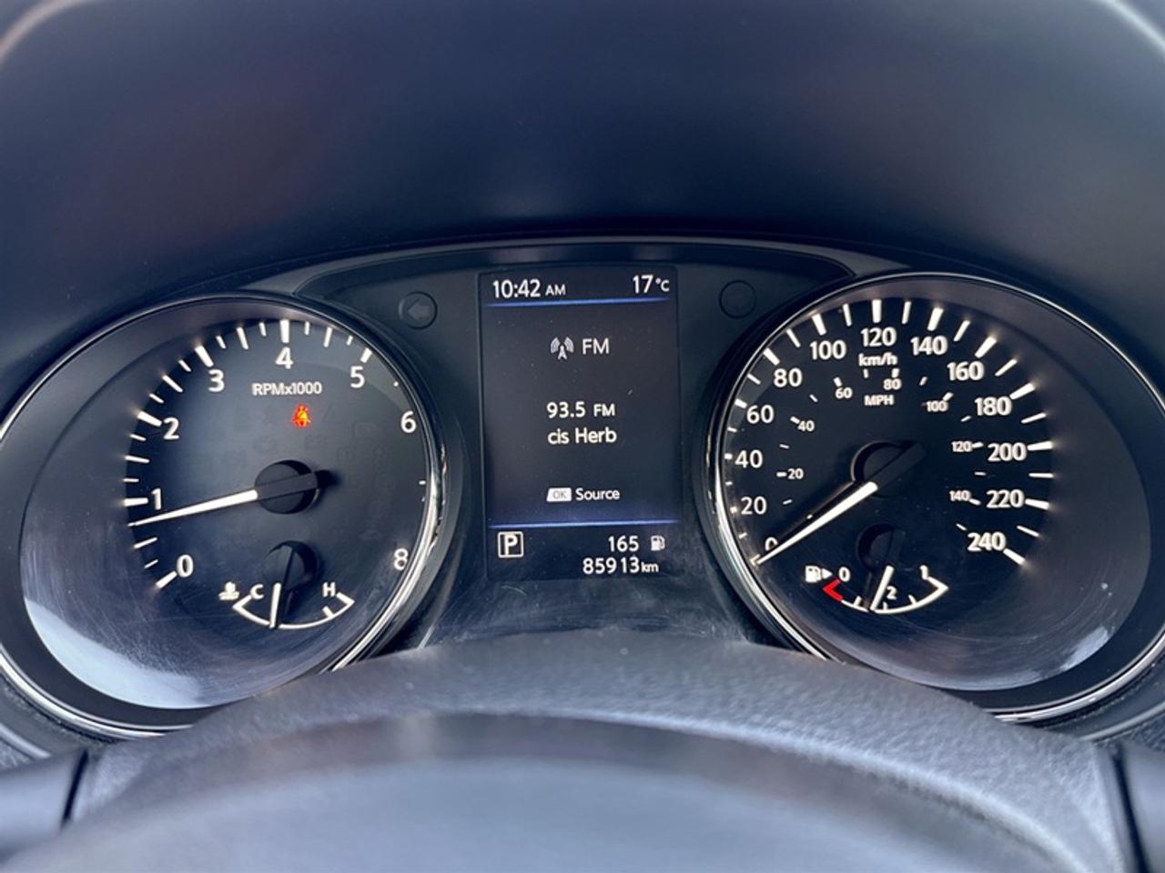 2019 Nissan Rogue SV Premium Pkg  *LOW KM - CLEAN CARFAX* Photo