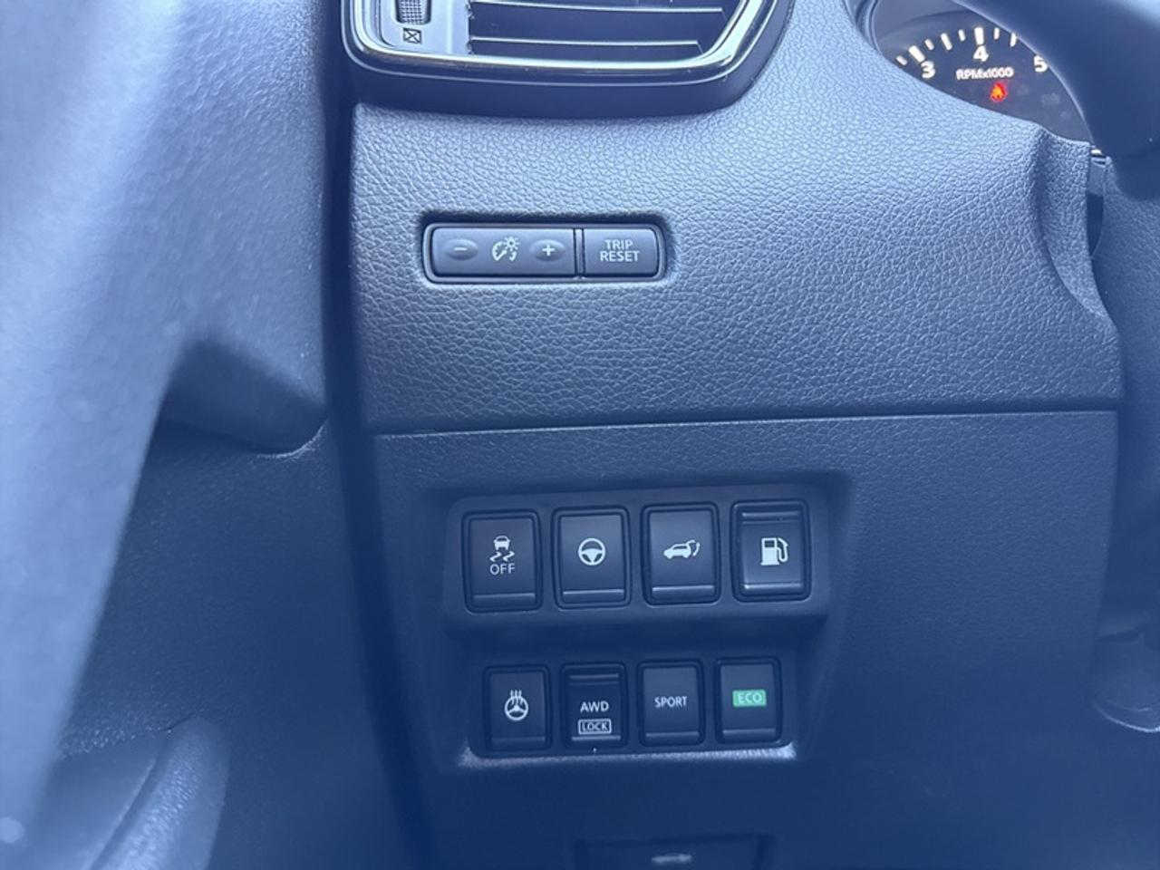 2019 Nissan Rogue SV Premium Pkg  *LOW KM - CLEAN CARFAX* Photo