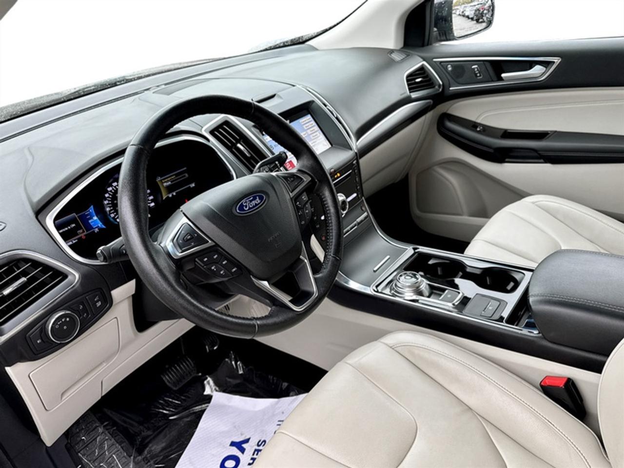 2019 Ford Edge Titanium AWD  **CLEAN CARFAX** Photo
