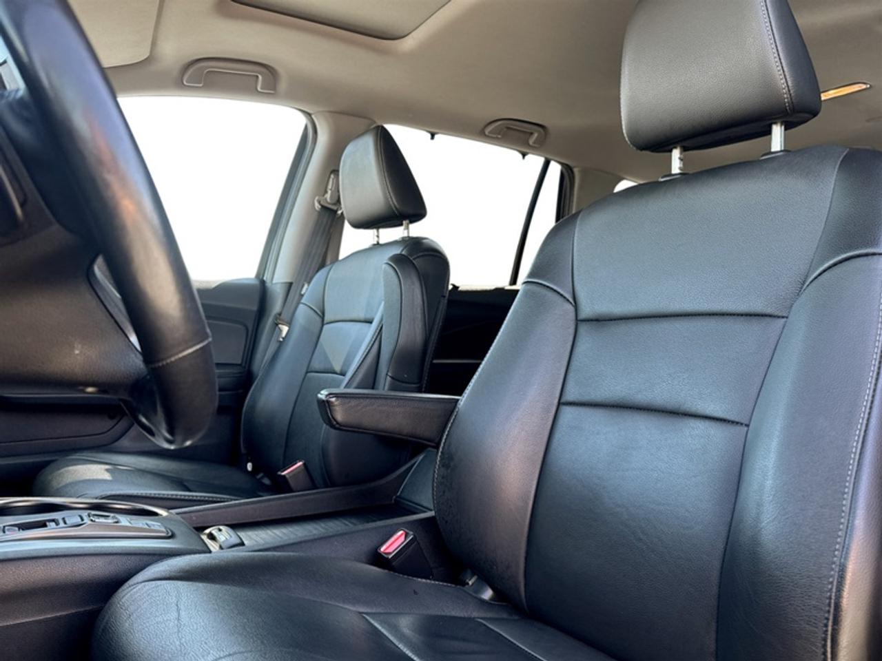 2021 Honda Pilot EX-L  **CLEAN CARFAX** Photo