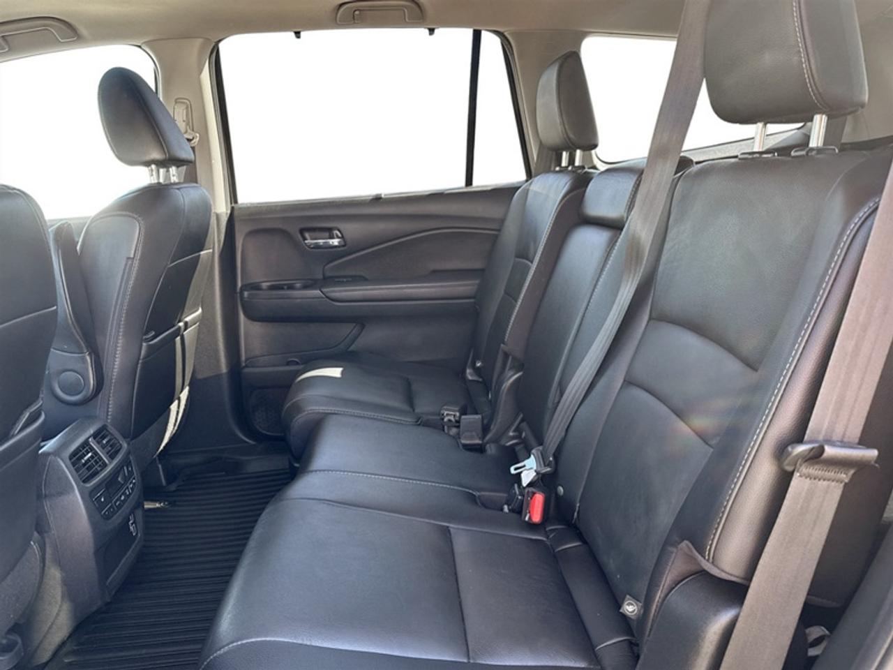2021 Honda Pilot EX-L  **CLEAN CARFAX** Photo