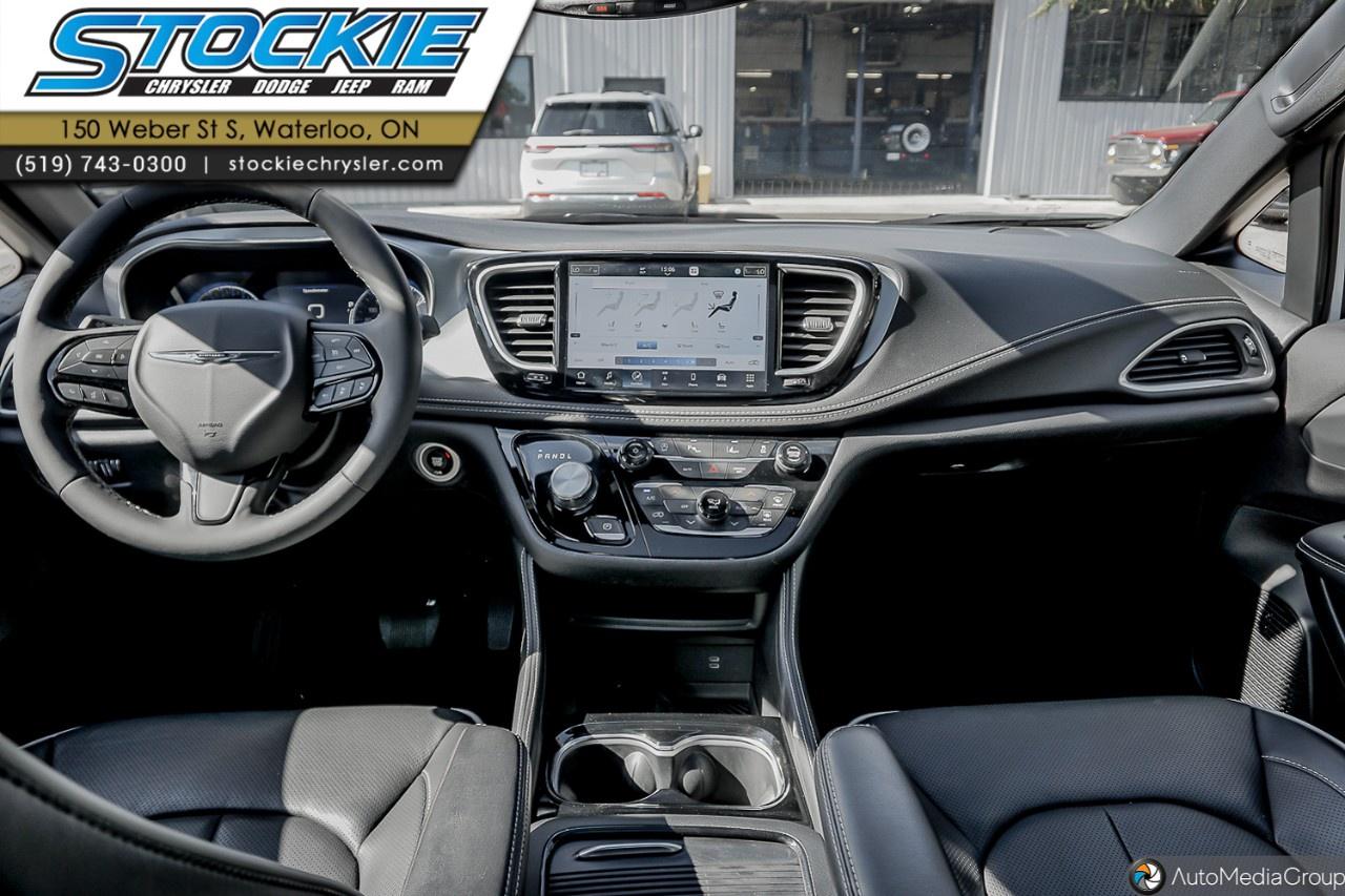 2026 Chrysler Pacifica Limited FWD Photo