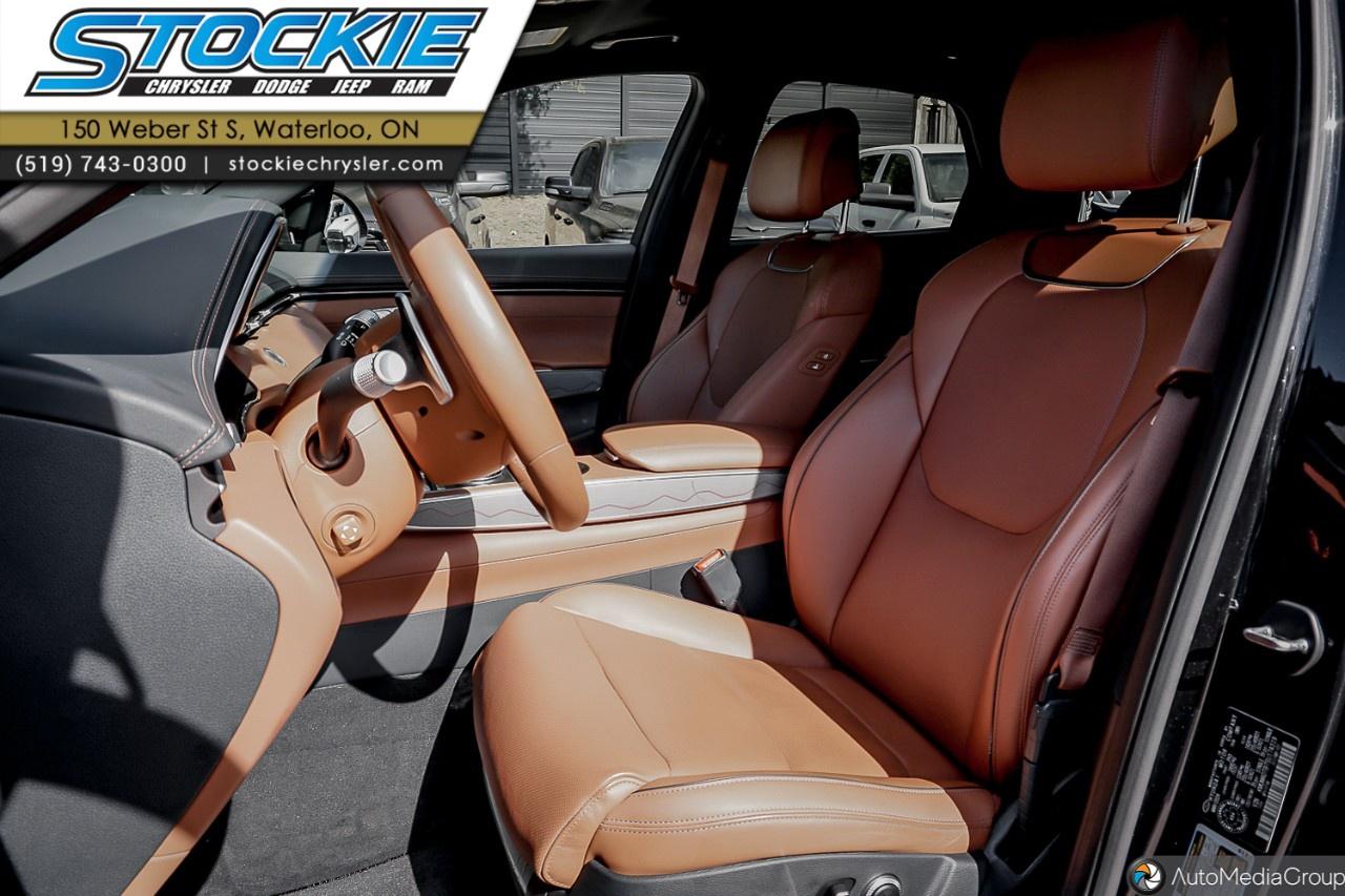2025 Genesis GV70 2.5T Advanced Plus AWD Photo