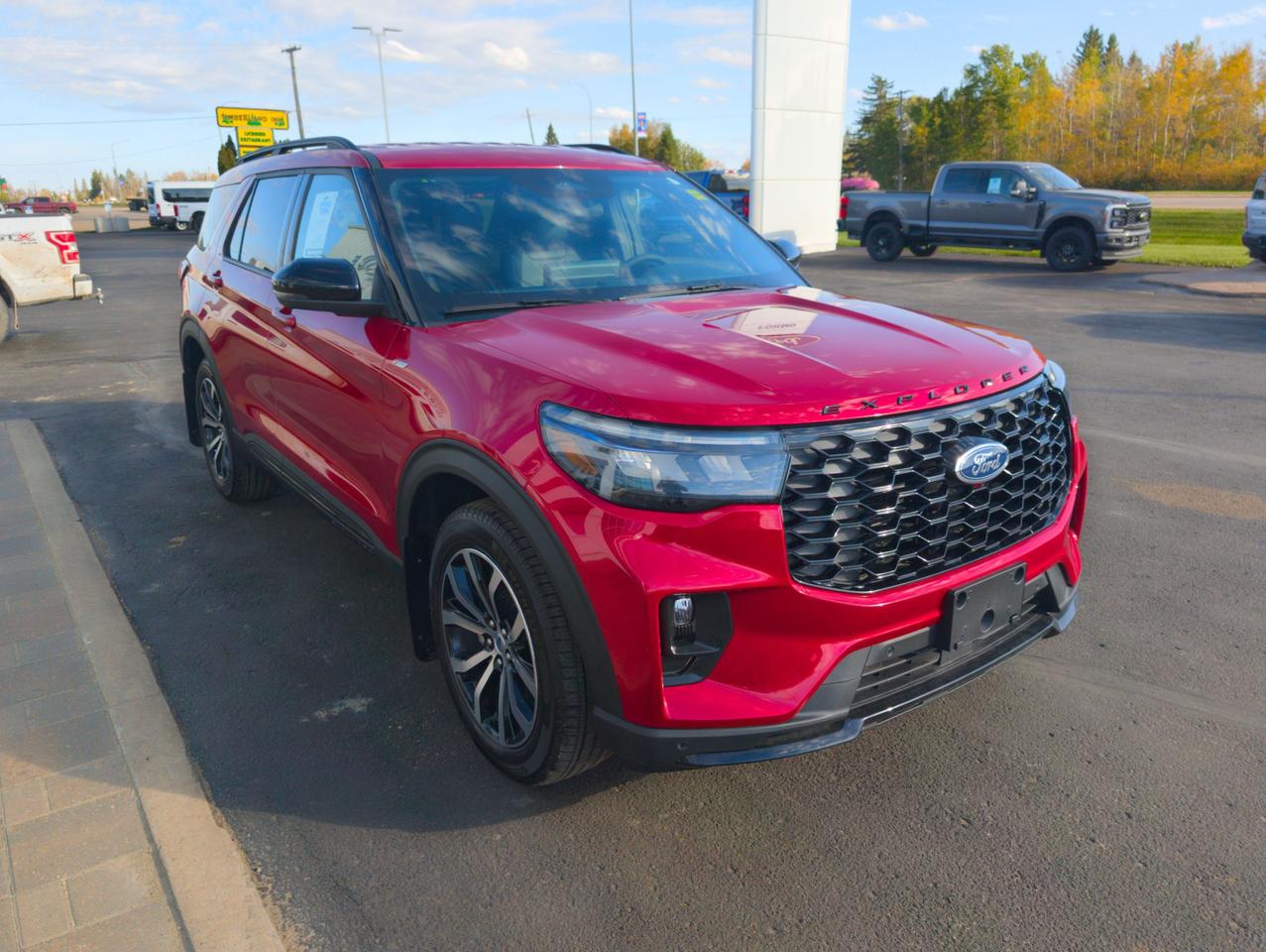 2026 Ford Explorer ST-Line Photo3