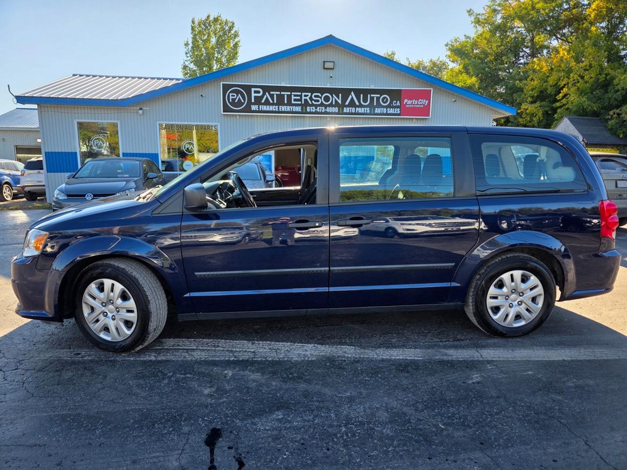 2017 Dodge Grand Caravan SE Photo
