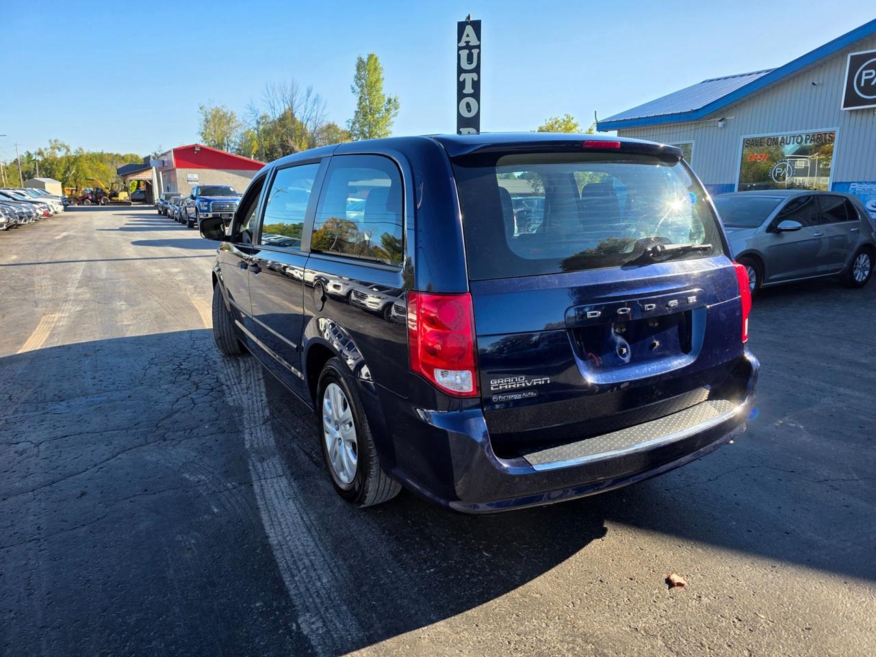 2017 Dodge Grand Caravan SE Photo