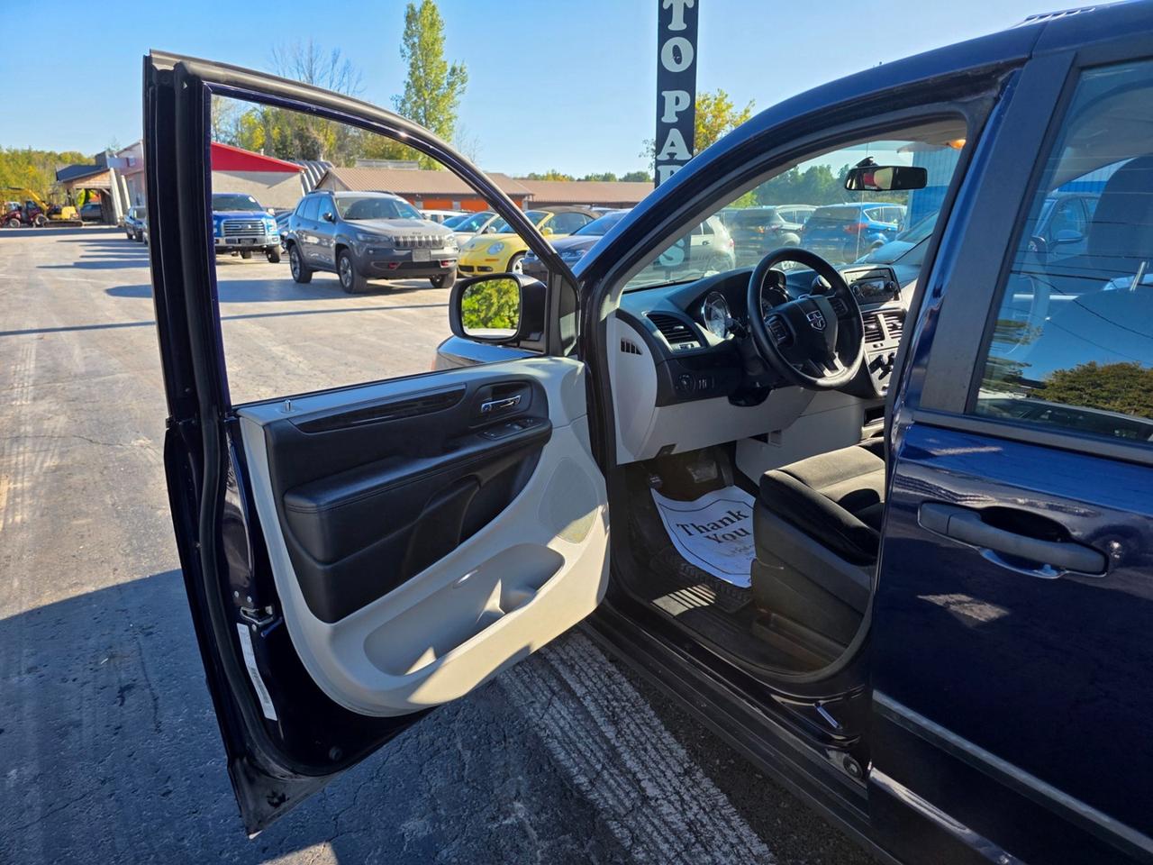 2017 Dodge Grand Caravan SE Photo