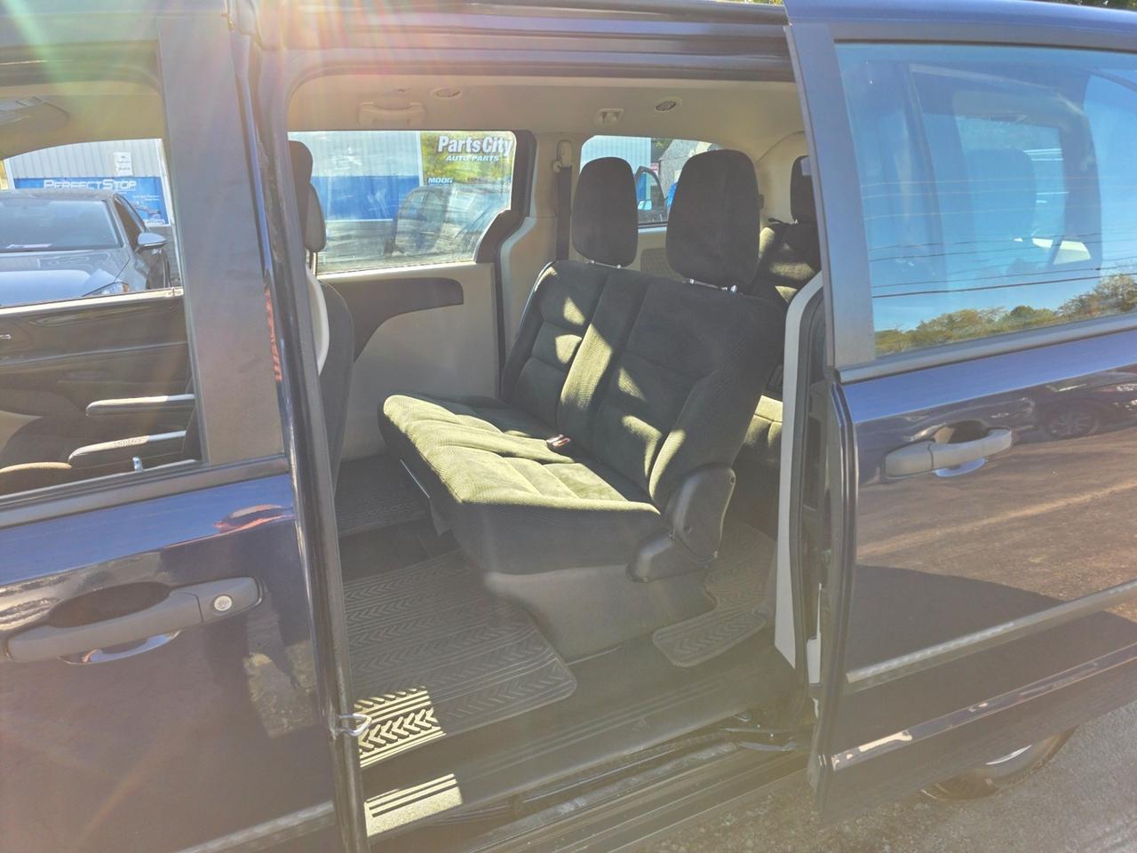 2017 Dodge Grand Caravan SE Photo