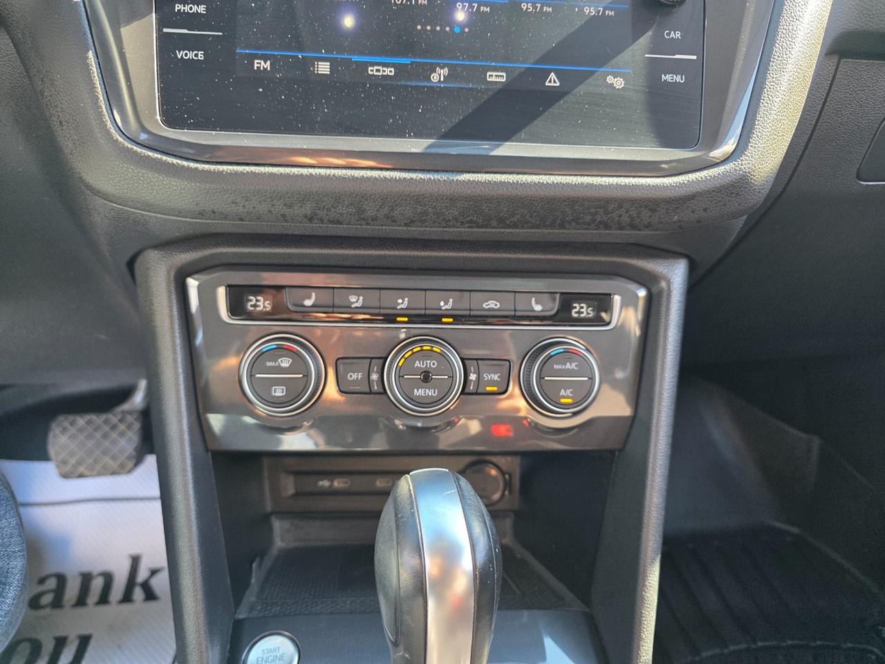 2021 Volkswagen Tiguan SE 4MOTION Photo