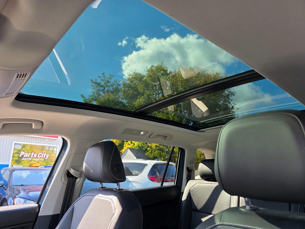 2021 Volkswagen Tiguan SE 4MOTION Photo