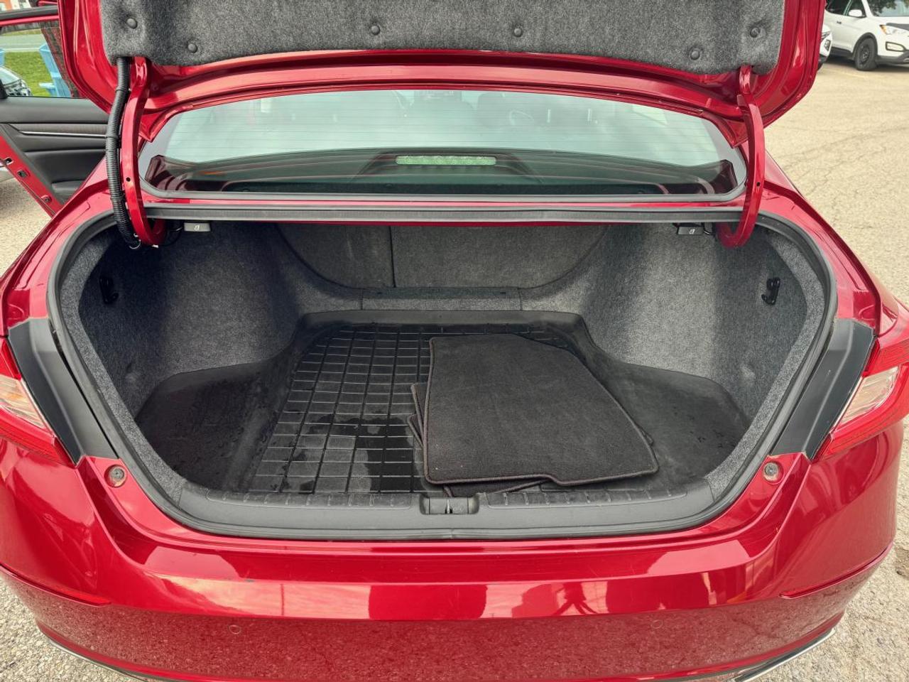 2018 Honda Accord Sedan Touring 2.0 Auto Photo