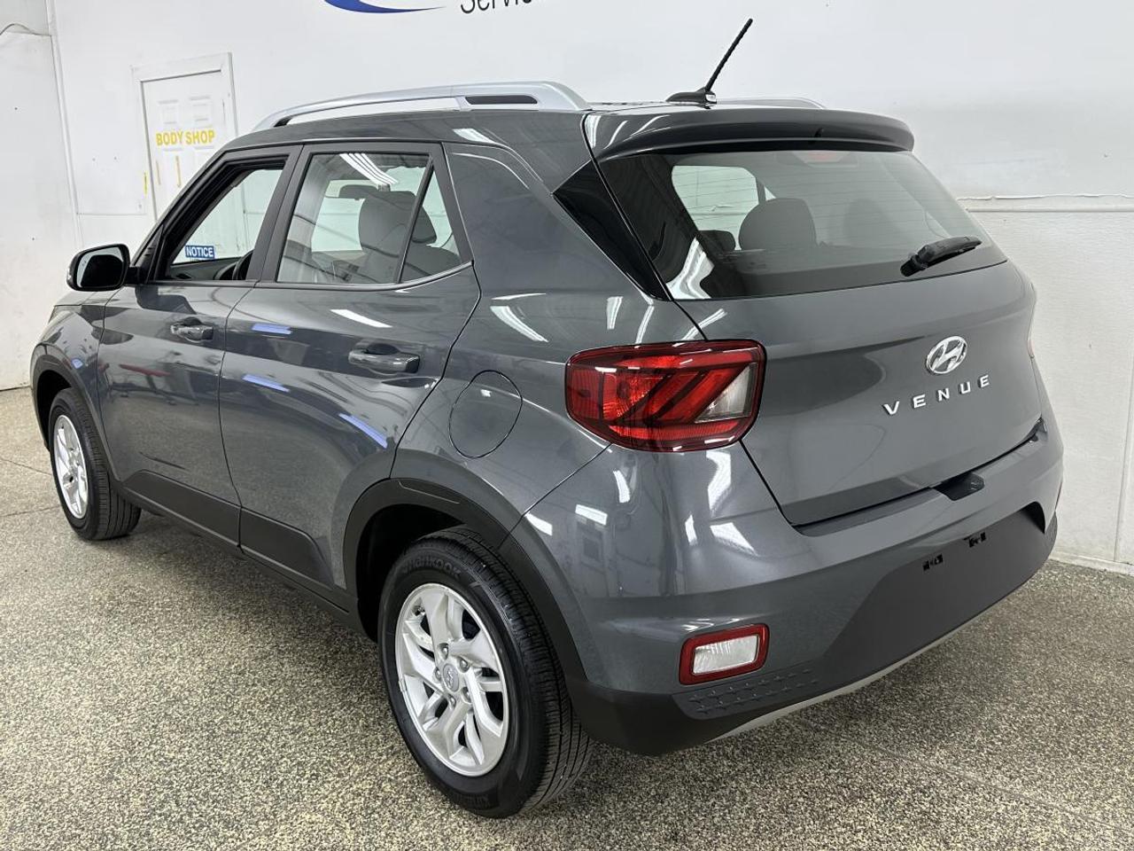2026 Hyundai Venue Preferred PREFERRED/AUTO/AC/POWER GROUP/ALLOYS/MORE! Photo