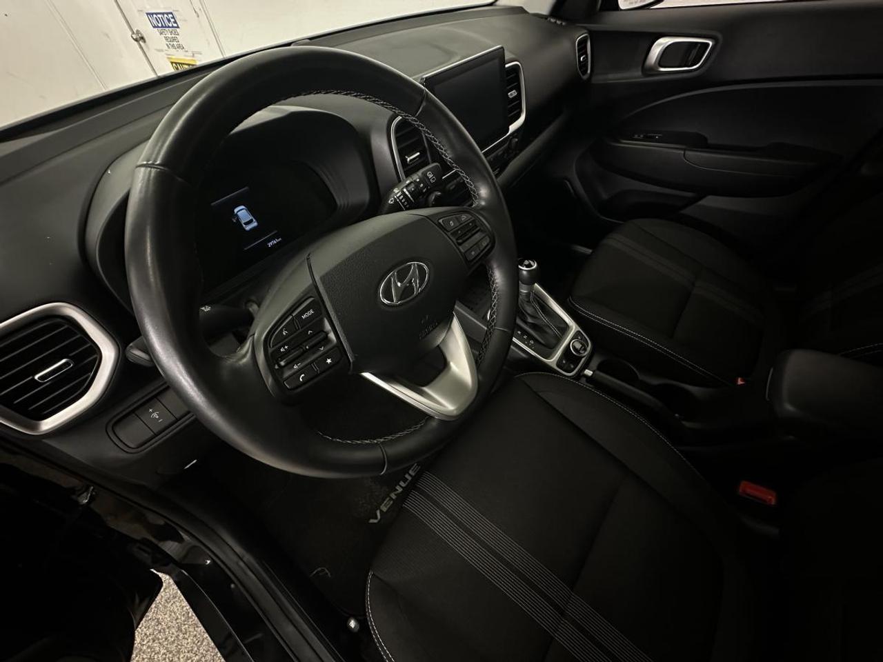 2026 Hyundai Venue Preferred PREFERRED/AUTO/AC/POWER GROUP/ALLOYS/MORE! Photo