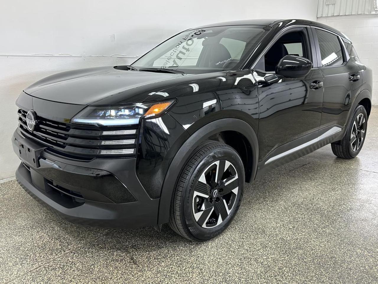 2026 Nissan Kicks SV/AWD/ALLOYS/SUPER BLACK! Photo2