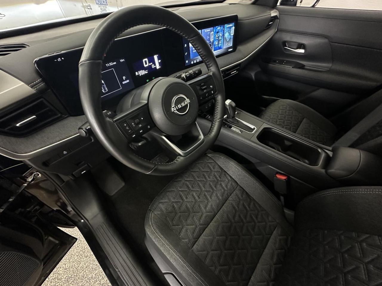 2026 Nissan Kicks SV/AWD/ALLOYS/SUPER BLACK! Photo