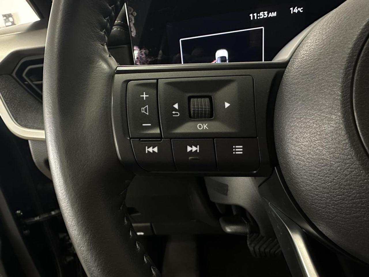 2026 Nissan Kicks SV/AWD/ALLOYS/SUPER BLACK! Photo