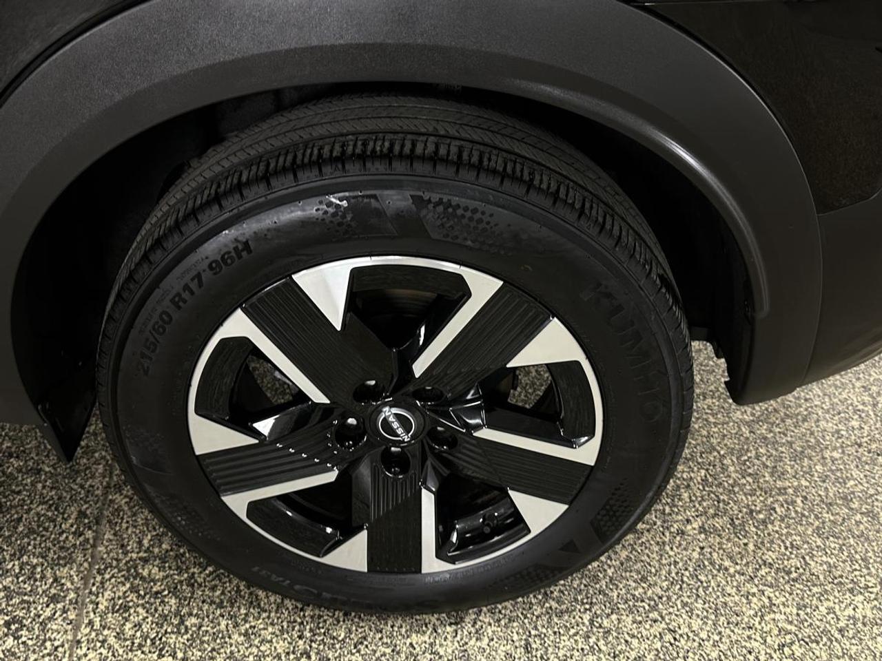 2026 Nissan Kicks SV/AWD/ALLOYS/SUPER BLACK! Photo