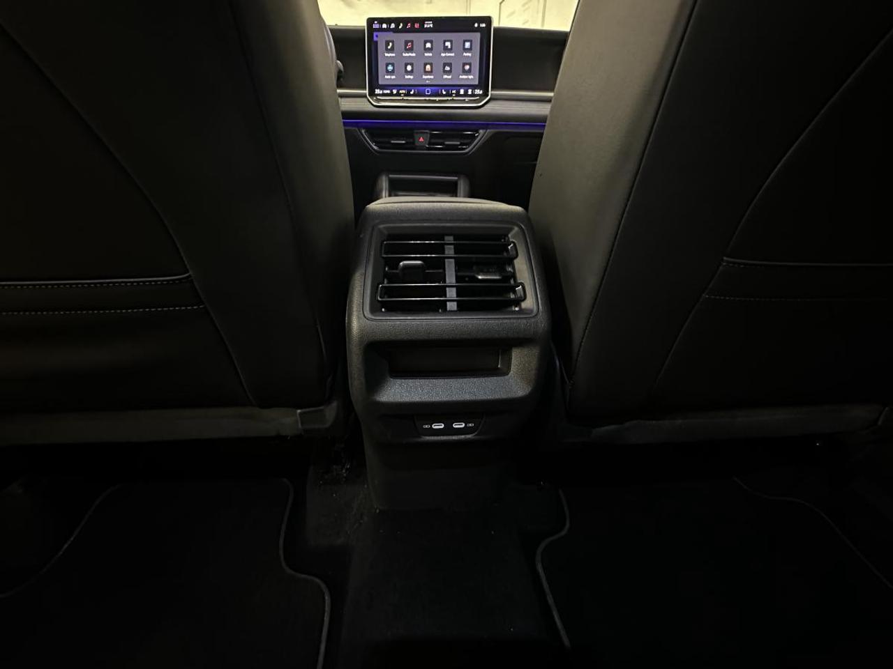 2026 Volkswagen Tiguan Comfortline COMFORTLINE/AWD/LEATHER/MORE! Photo