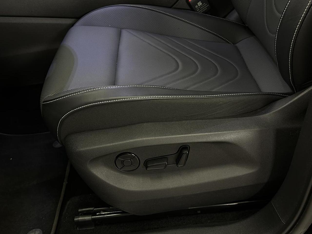 2026 Volkswagen Tiguan Comfortline COMFORTLINE/AWD/LEATHER/MORE! Photo