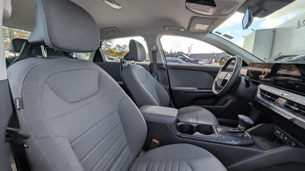 2025 Kia K4 EX Photo