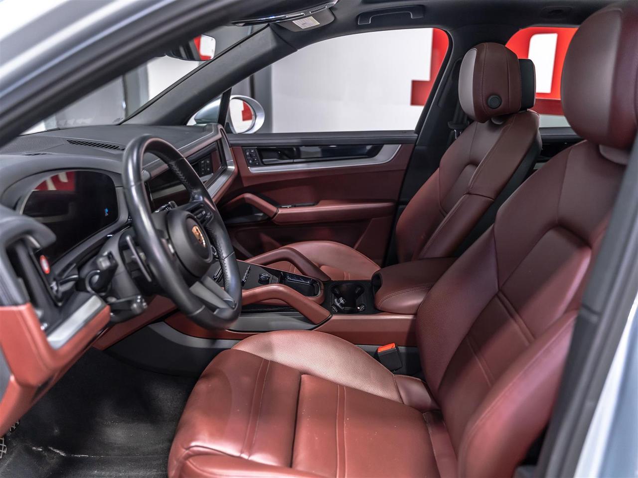 2024 Porsche Cayenne Premium Plus|22inch SportDesign Wheels|Club Leather Photo