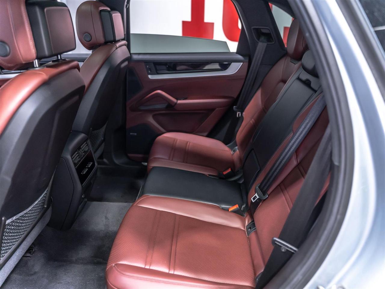2024 Porsche Cayenne Premium Plus|22inch SportDesign Wheels|Club Leather Photo
