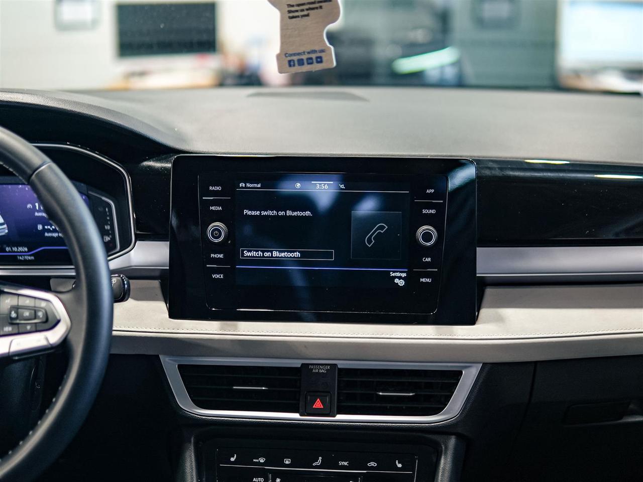 2025 Volkswagen Taos COMFORTLINE | AWD | 1 OWNER | NO ACCIDENTS Photo