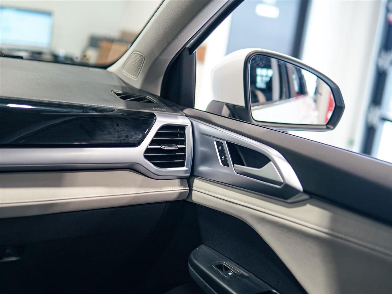 2025 Volkswagen Taos COMFORTLINE | AWD | 1 OWNER | NO ACCIDENTS Photo