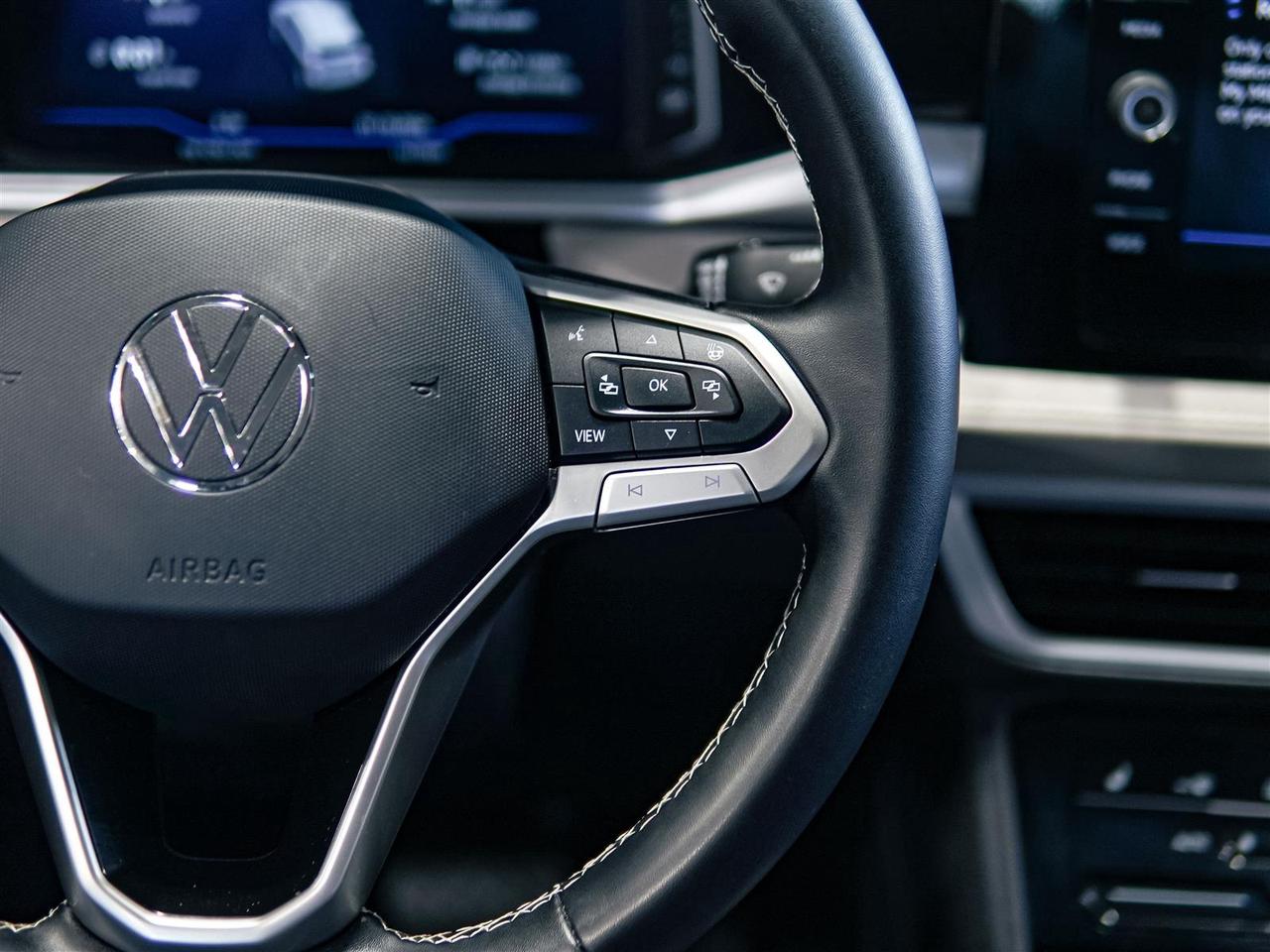 2025 Volkswagen Taos COMFORTLINE | AWD | 1 OWNER | NO ACCIDENTS Photo