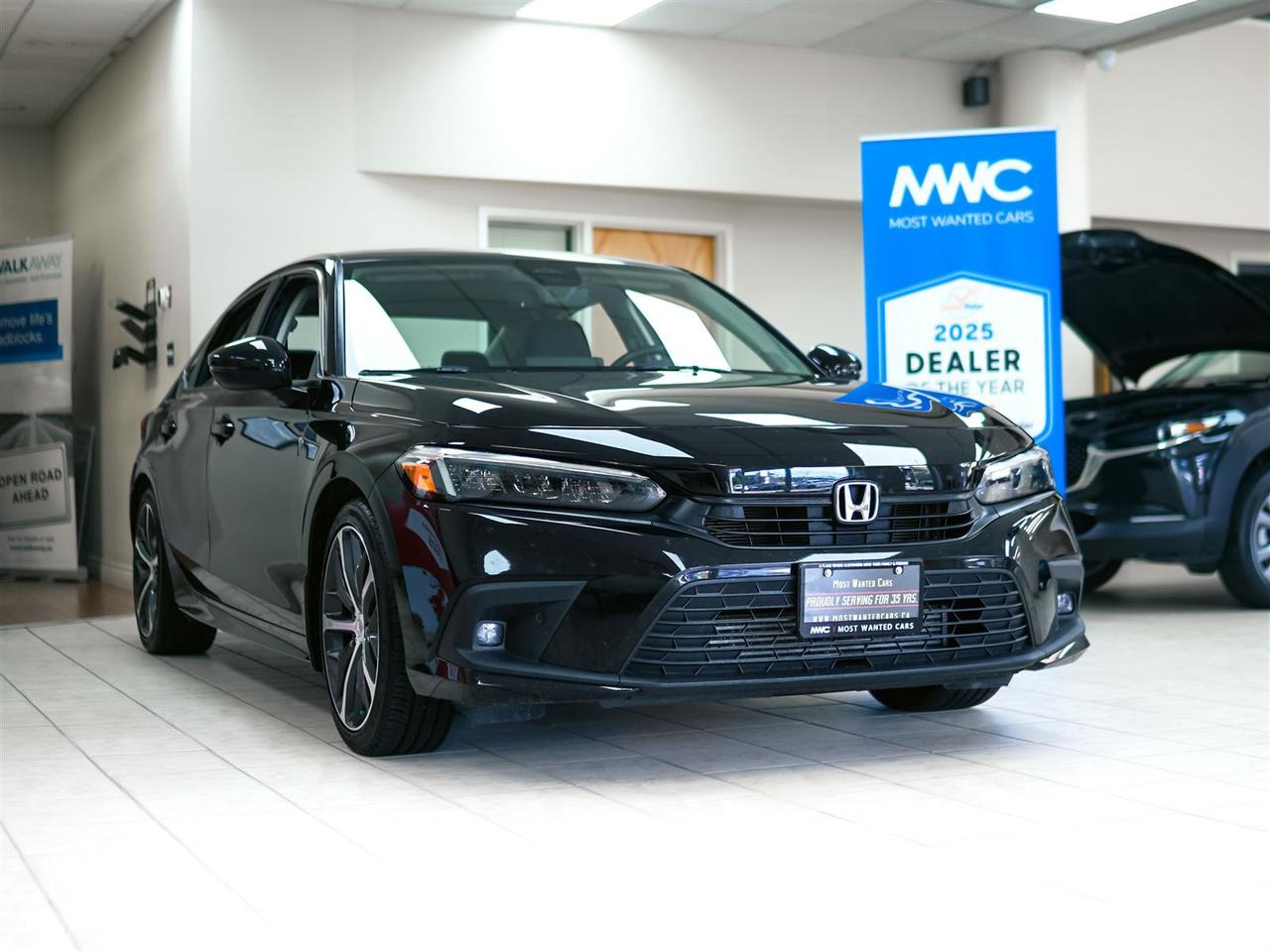 2023 Honda Civic TOURING | NAV | LTHR | ROOF | NO ACCIDENTS Photo